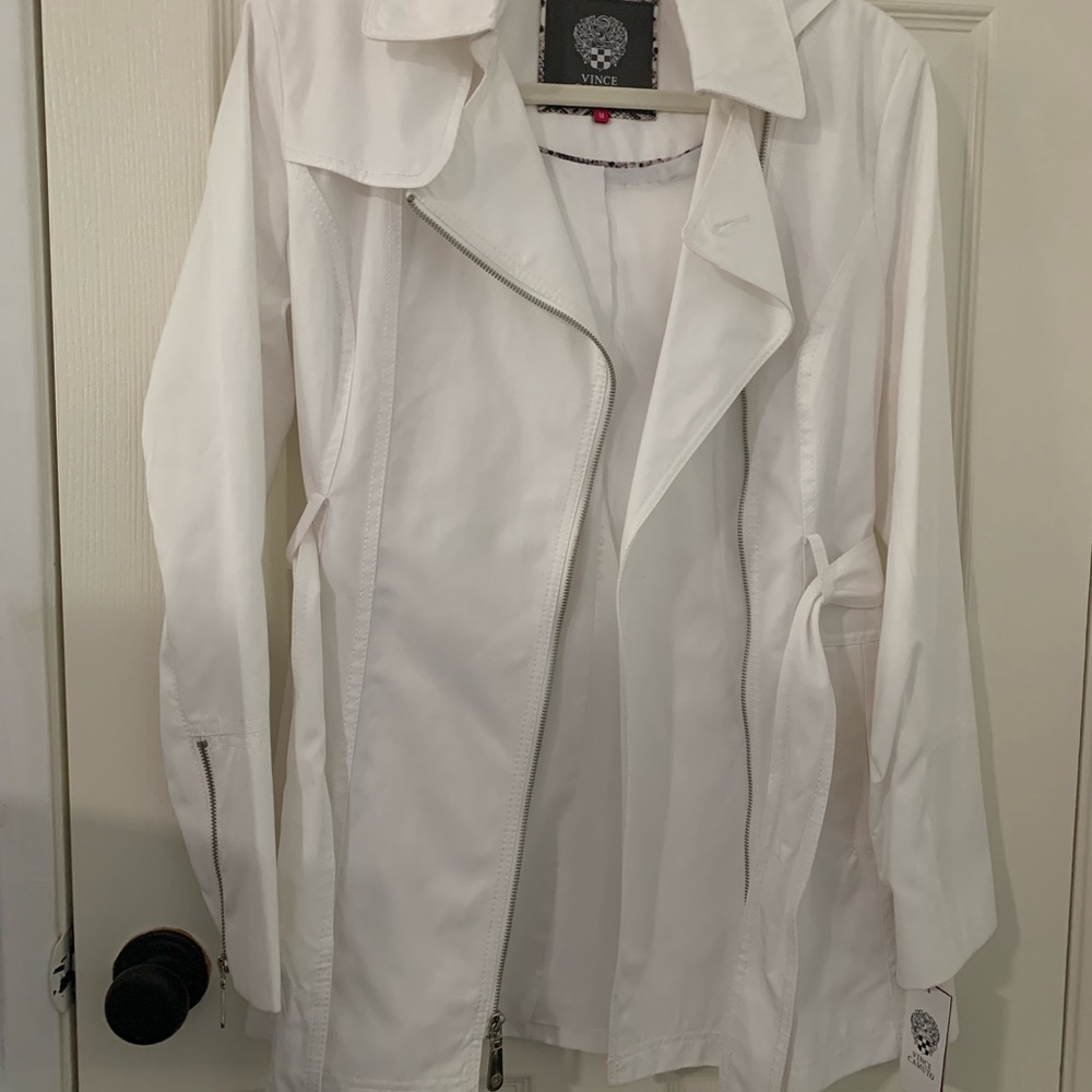 Vince Camuto Woman’s Coat Size: Medium, Color: White